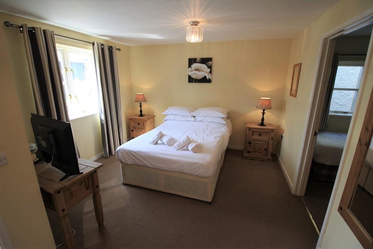 The Riverside Lechlade Room photo