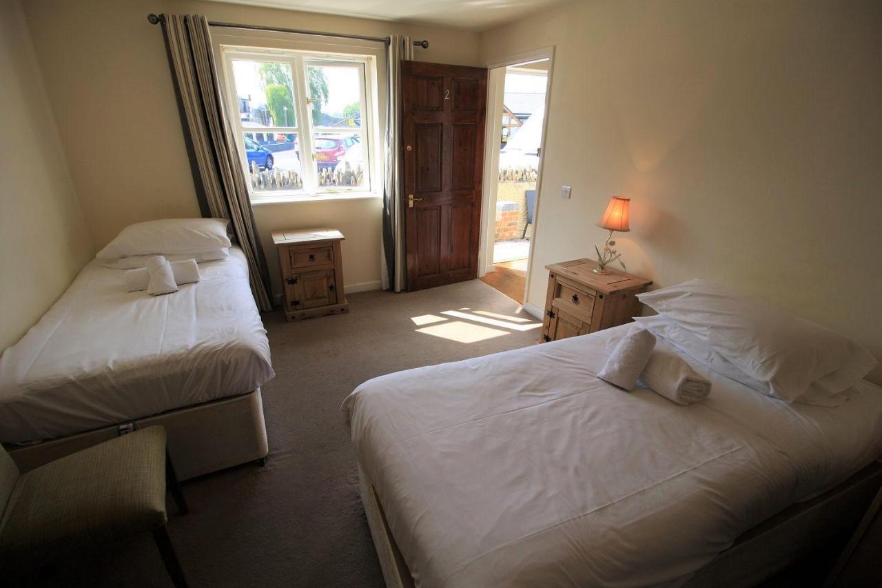 The Riverside Lechlade Room photo