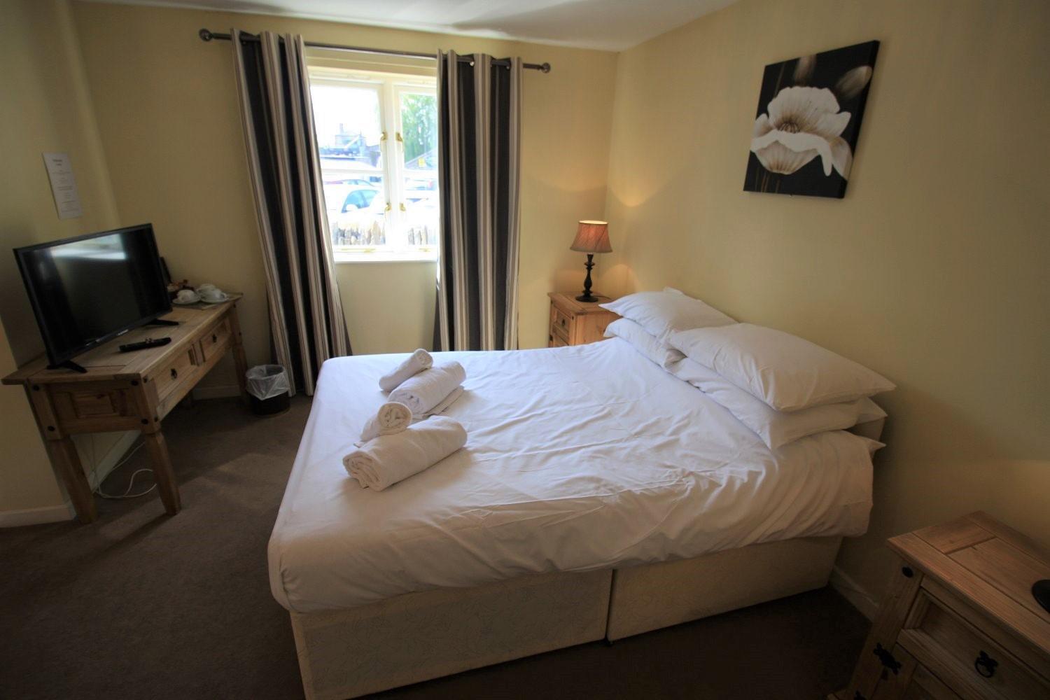 The Riverside Lechlade Room photo